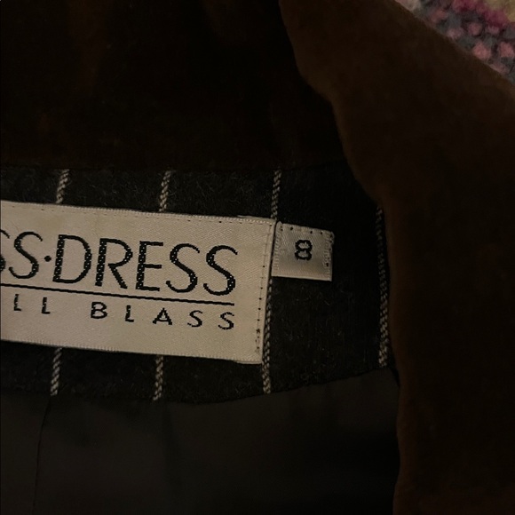 Bill Blass Black Pinstripe Double-Breasted Blazer, long, size 8 woman - Picture 5 of 11